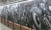 Domineering!Dragon Dragon Dragon: Heroes 2 huge prints occupy Shinjuku Metro Station