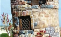 This craft is not kneeling. Foreign handmade emperors use potato chips to make tower