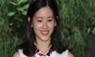 Milk tea sister first appeared after giving birth: slim figures and girls are still more attention