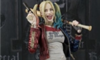 Ji Meili and Evil in a "Suicide Squad" clown female hand -run
