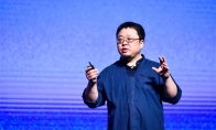 罗永浩深夜怒怼微博网友:你直播吃X也红不了