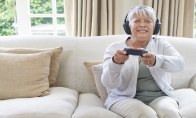 The British lady stopped the code to scan the code and did not want to be replaced by the game