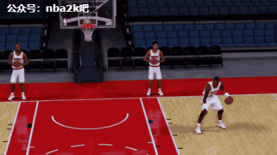《NBA 2K19》如何单手持球虚晃上篮？
