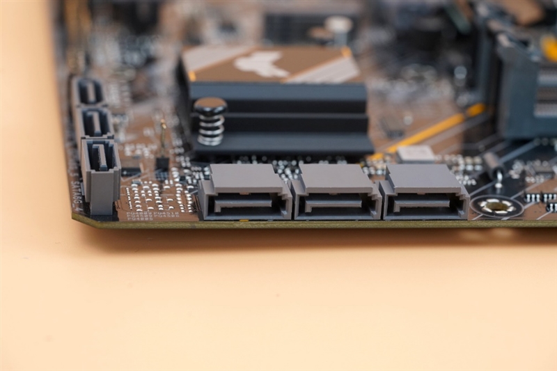 华硕TUF GAMING B560M PLUS重炮手主板评测