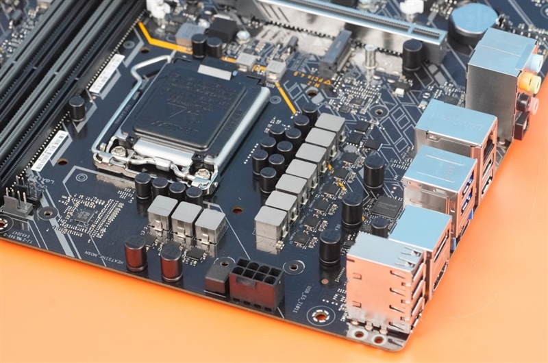 华硕TUF GAMING B560M PLUS重炮手主板评测
