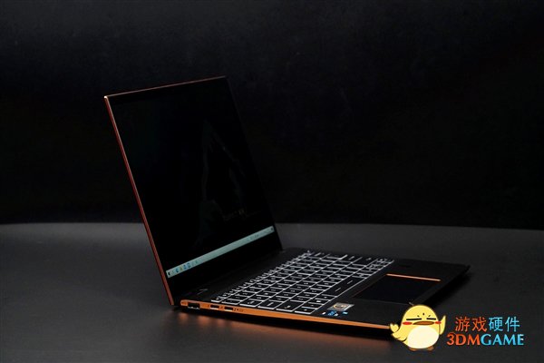 微星Summit E13 Flip Evo笔记本图赏：360度翻转屏
