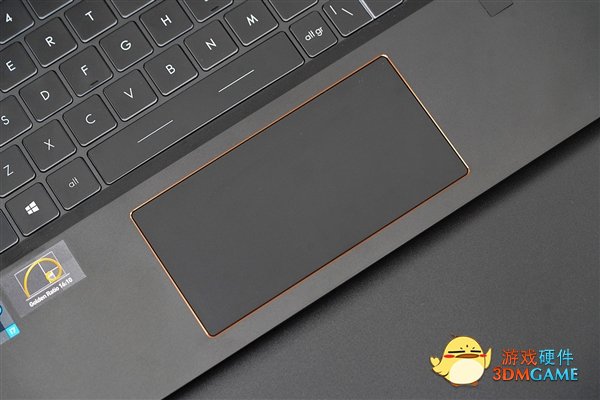 微星Summit E13 Flip Evo笔记本图赏：360度翻转屏