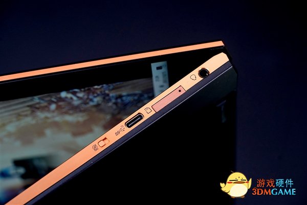 微星Summit E13 Flip Evo笔记本图赏：360度翻转屏