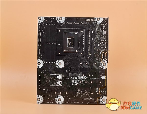 微星MPG Z690 CARBON WIFI暗黑主板图赏