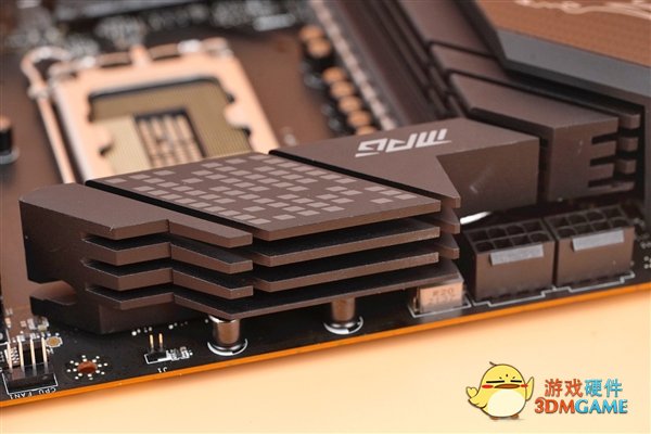 微星MPG Z690 CARBON WIFI暗黑主板图赏