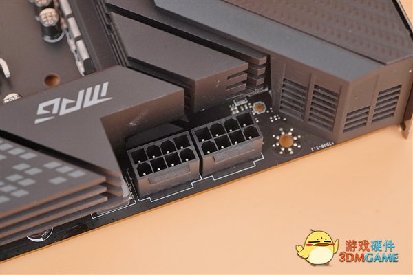 微星MPG Z690 CARBON WIFI暗黑主板图赏