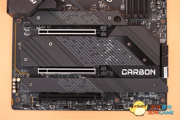 微星MPG Z690 CARBON WIFI暗黑主板图赏