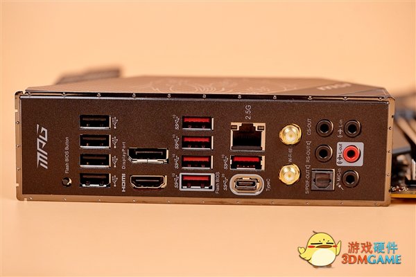 微星MPG Z690 CARBON WIFI暗黑主板图赏