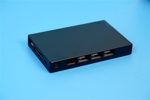 3.5英寸全彩液晶屏 华硕ROG龙神II 360水冷散热器图赏