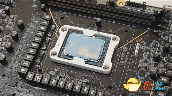 Intel 12代酷睿插座太紧：换个3D打印的试试