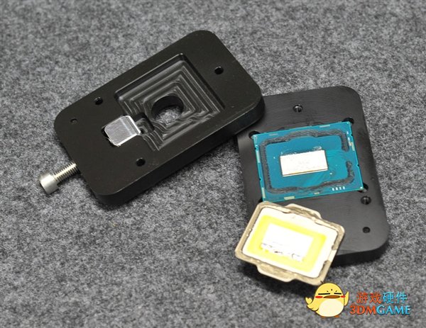 Intel 12代酷睿换上纯铜散热顶盖：温度骤降15℃