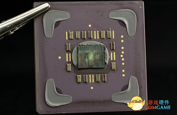 大神破解22年前的AMD K6-2+处理器：打开隐藏的128KB二级缓存