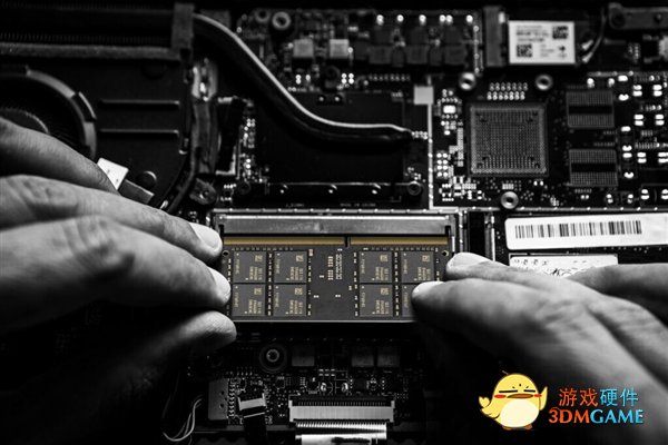 上至85℃、下至-40℃：超级耐造的32GB DDR4迷你内存降临