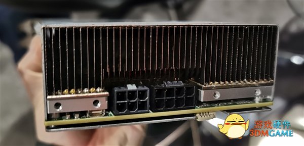 Intel VCA2视频卡拆解：三颗至强、六条内存排排坐