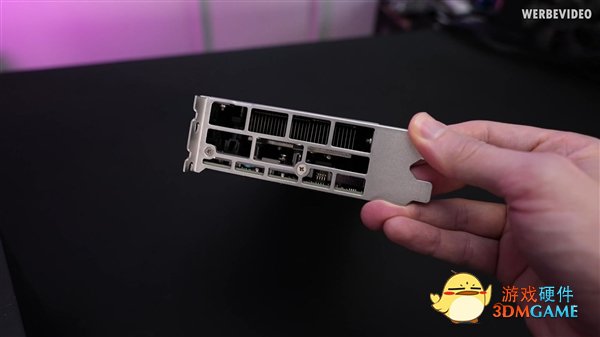 Intel VCA2视频卡拆解：三颗至强、六条内存排排坐