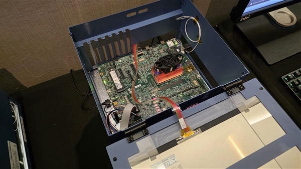 Intel下代處理器Panther Lake首次公開運行：明年大規(guī)模上市