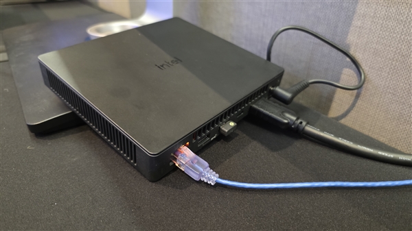 Intel下代處理器Panther Lake首次公開運行：明年大規(guī)模上市