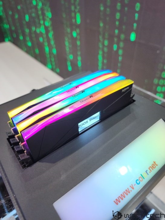 萬(wàn)物皆可屏！全何展出全球首款帶LCD屏DDR5內(nèi)存