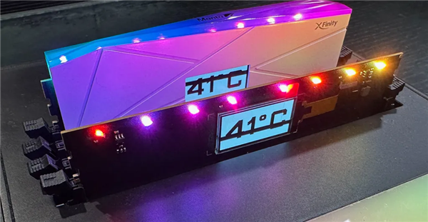 萬(wàn)物皆可屏！全何展出全球首款帶LCD屏DDR5內(nèi)存
