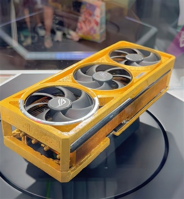 华硕RTX 5080黄金版开卖 近1.4万元溢价90％