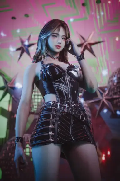 《赛博朋克2077》莎纶服装外观MOD