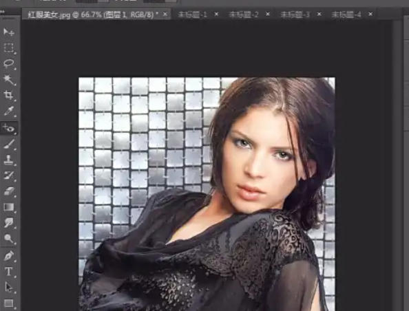 Photoshop CS6怎么使用红眼工具