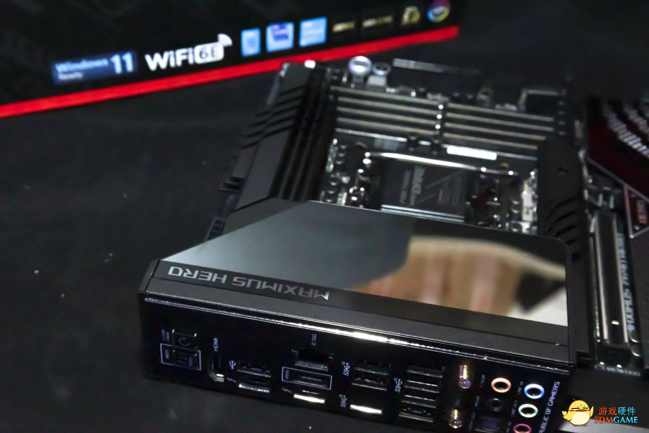 ROG MAXIMUS Z690 HERO图赏：信仰满满，霸气沉稳