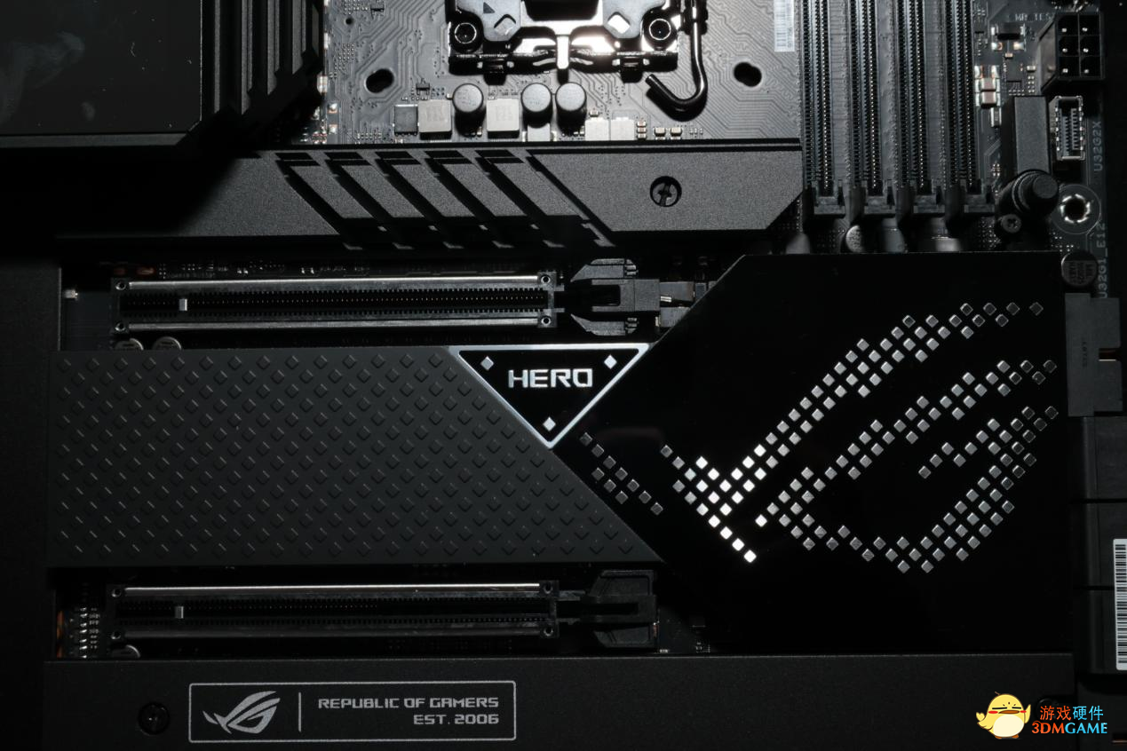 ROG MAXIMUS Z690 HERO图赏：信仰满满，霸气沉稳