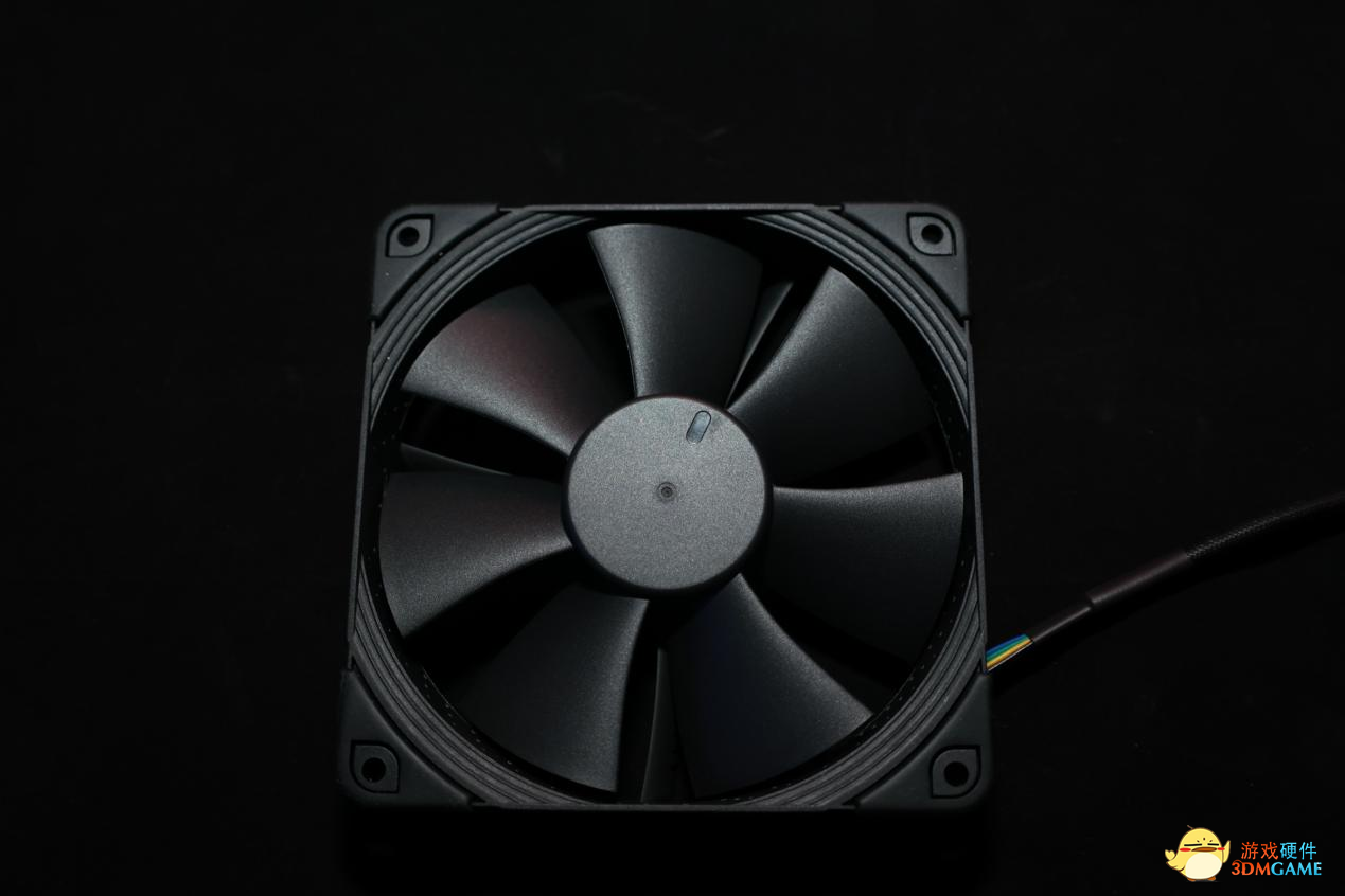 ROG MAXIMUS Z690 HERO图赏：信仰满满，霸气沉稳