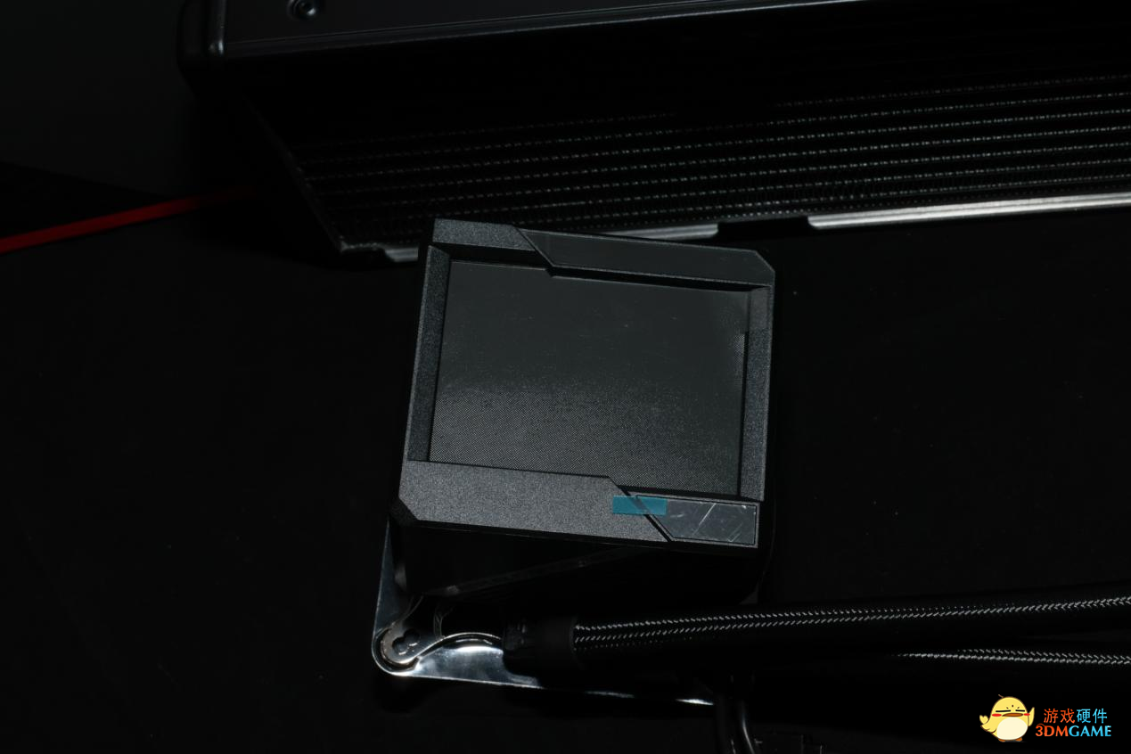 ROG MAXIMUS Z690 HERO图赏：信仰满满，霸气沉稳