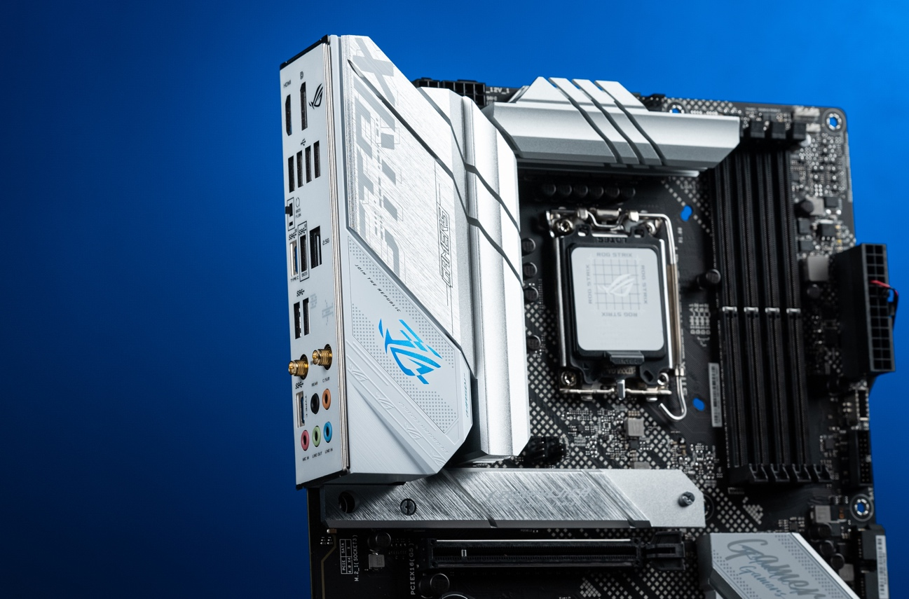 ROG 2022新品发布会 B660吹雪主板C位出道