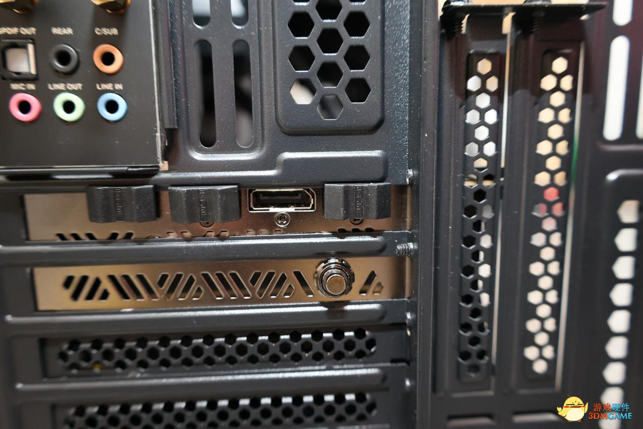 旗舰钛系列最强显卡，七彩虹iGame RTX 3090 Ti Vulcan OC显卡评测