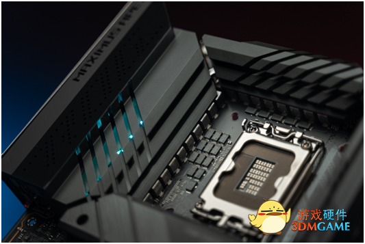 只为超越 华硕ROG Z690 APEX主板创DDR5-10552！