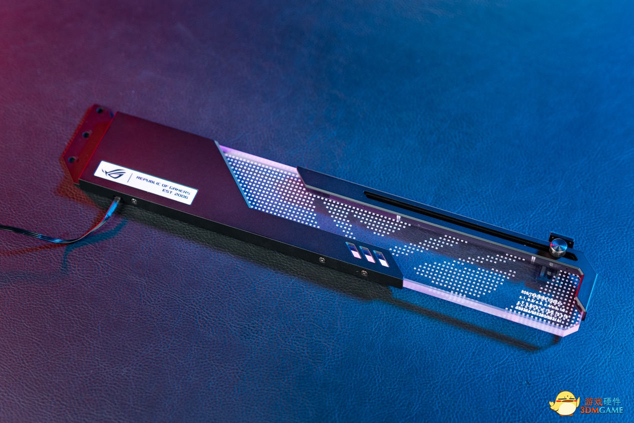 主机亮点推荐 ROG STRIX HOLDER显卡支架