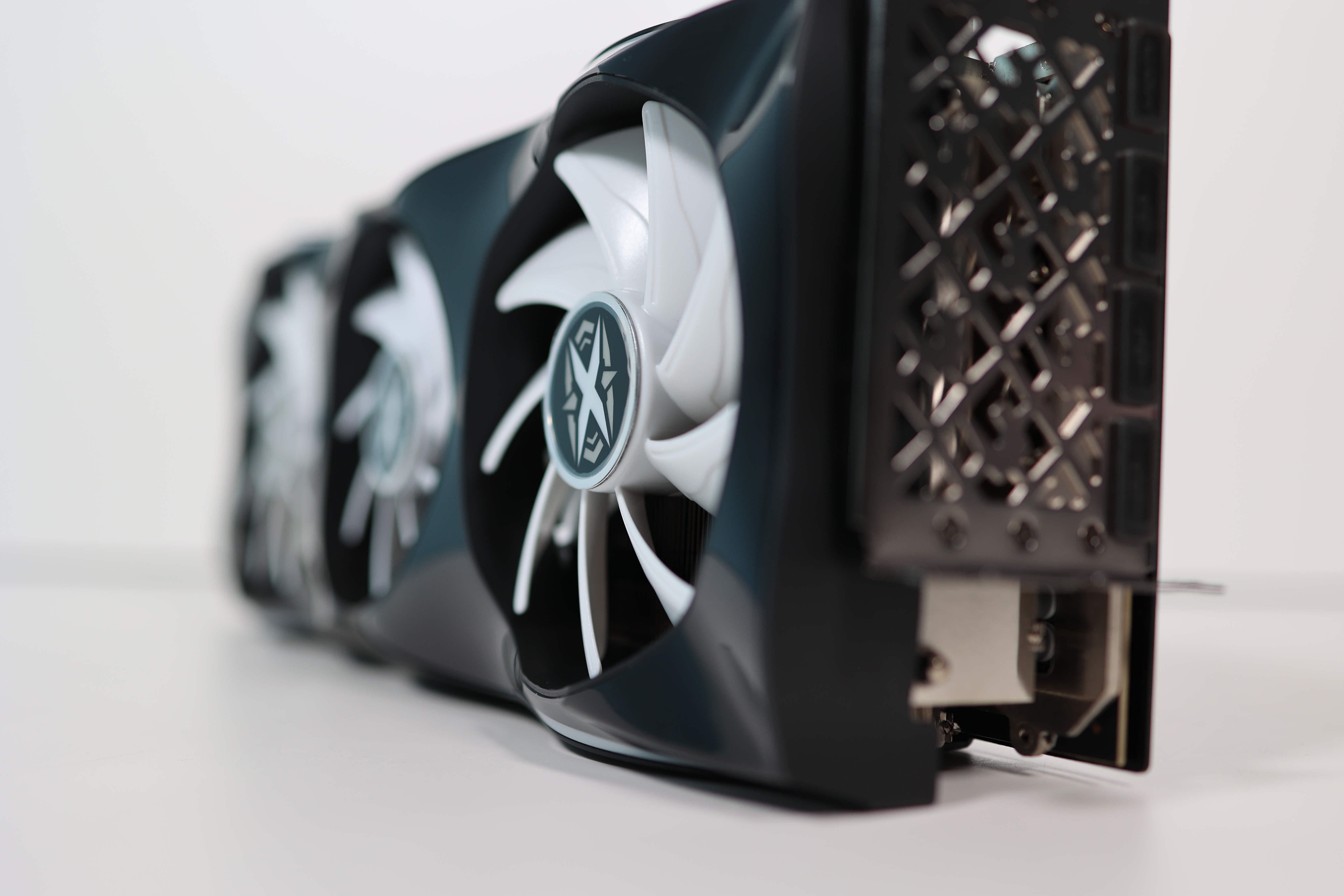 耕升GeForce RTX 4090炫光OC显卡开箱图赏：