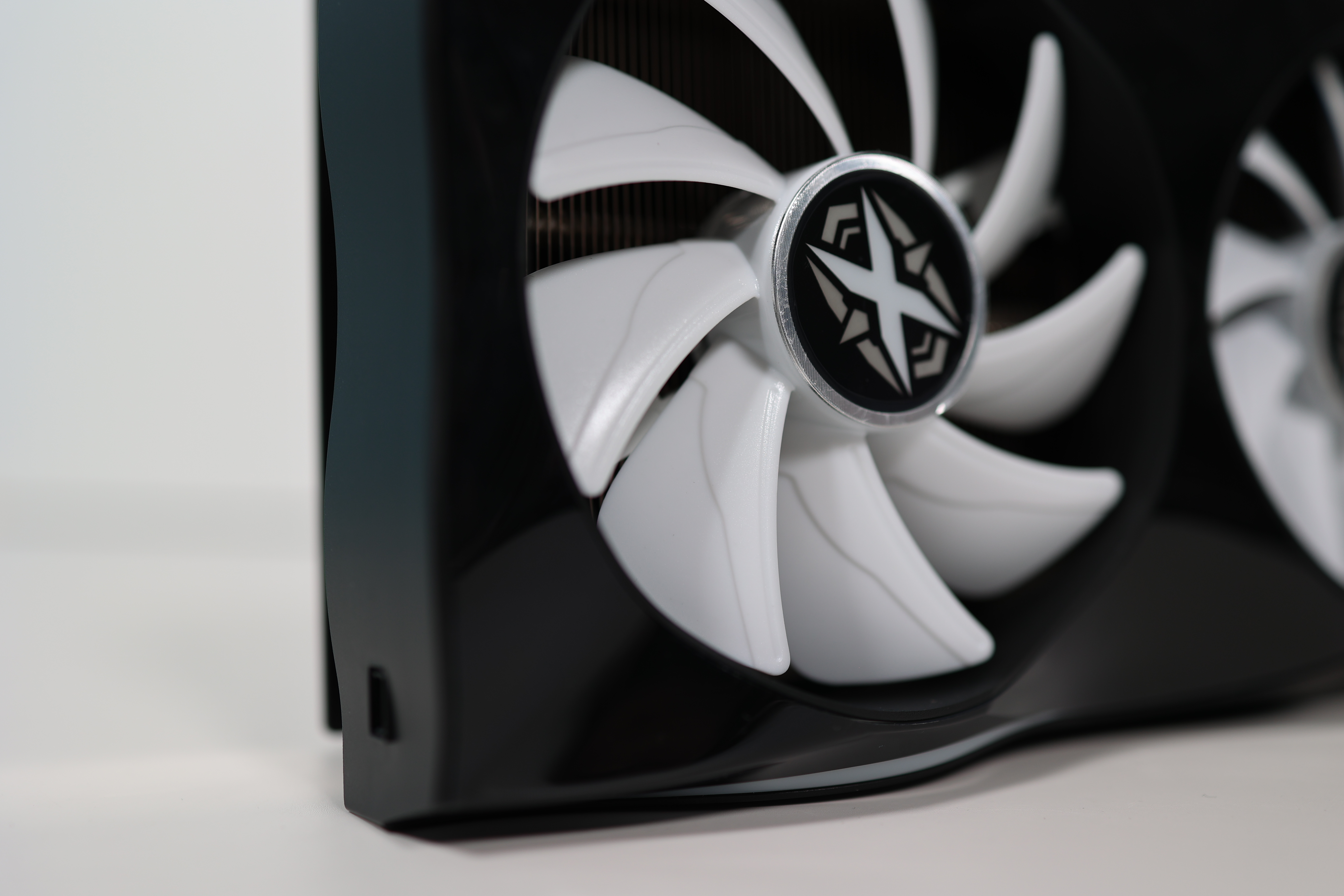 耕升GeForce RTX 4090炫光OC显卡开箱图赏：