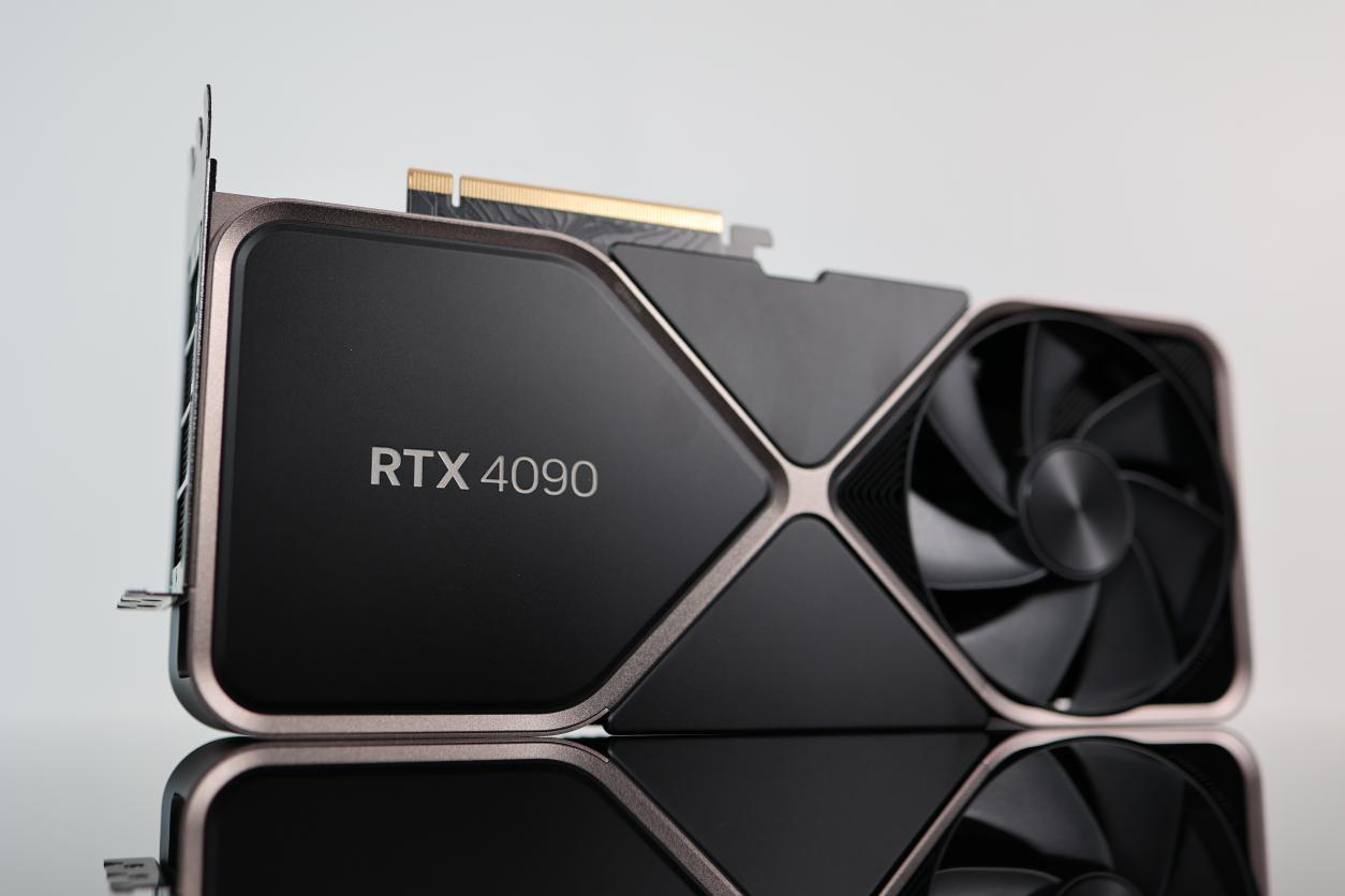 NVIDIA RTX4090显卡评测：精雕细琢的“核弹”