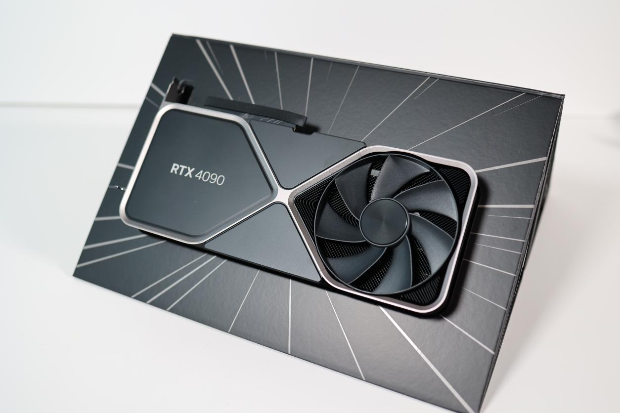 NVIDIA RTX4090显卡评测：精雕细琢的“核弹”
