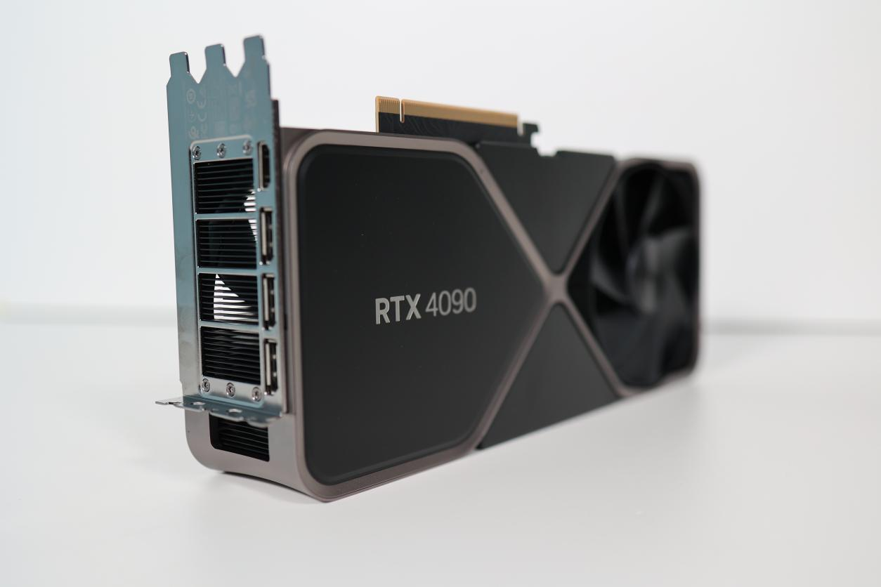 NVIDIA RTX4090显卡评测：精雕细琢的“核弹”