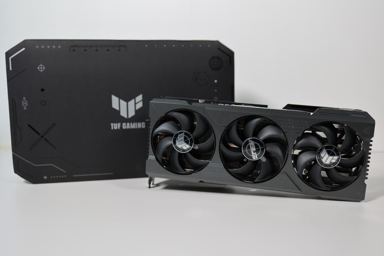 华硕TUF GAMING GeForce RTX 4090 OC显卡测评：极致4K的最佳利器