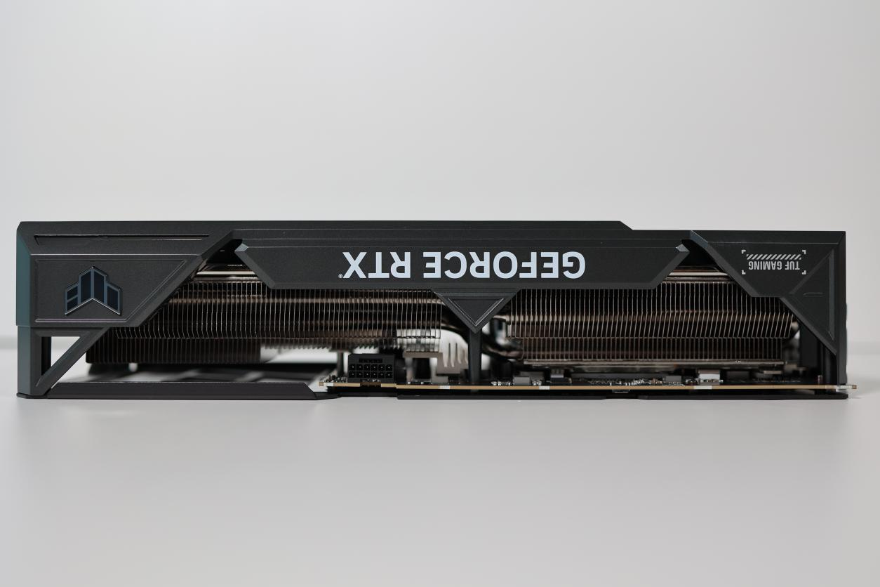 华硕TUF GAMING GeForce RTX 4090 OC显卡测评：极致4K的最佳利器