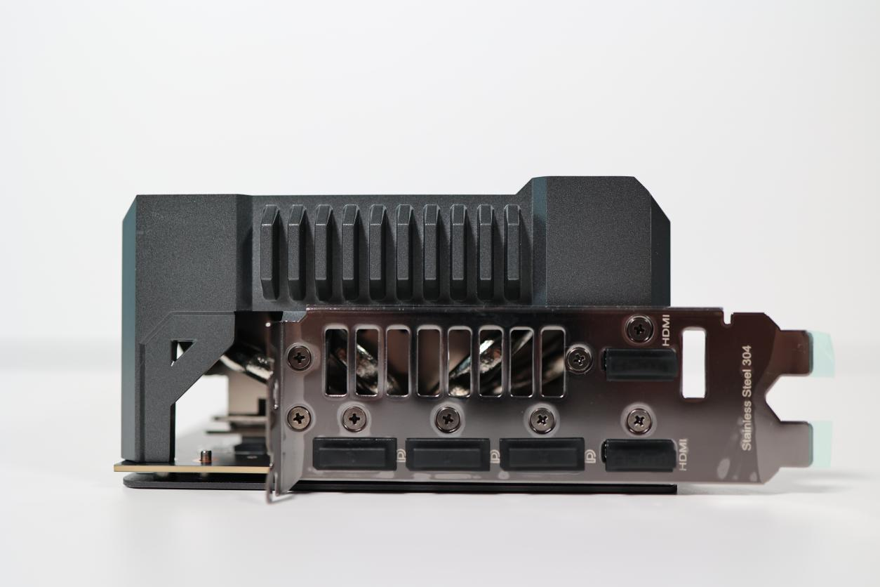 华硕TUF GAMING GeForce RTX 4090 OC显卡测评：极致4K的最佳利器