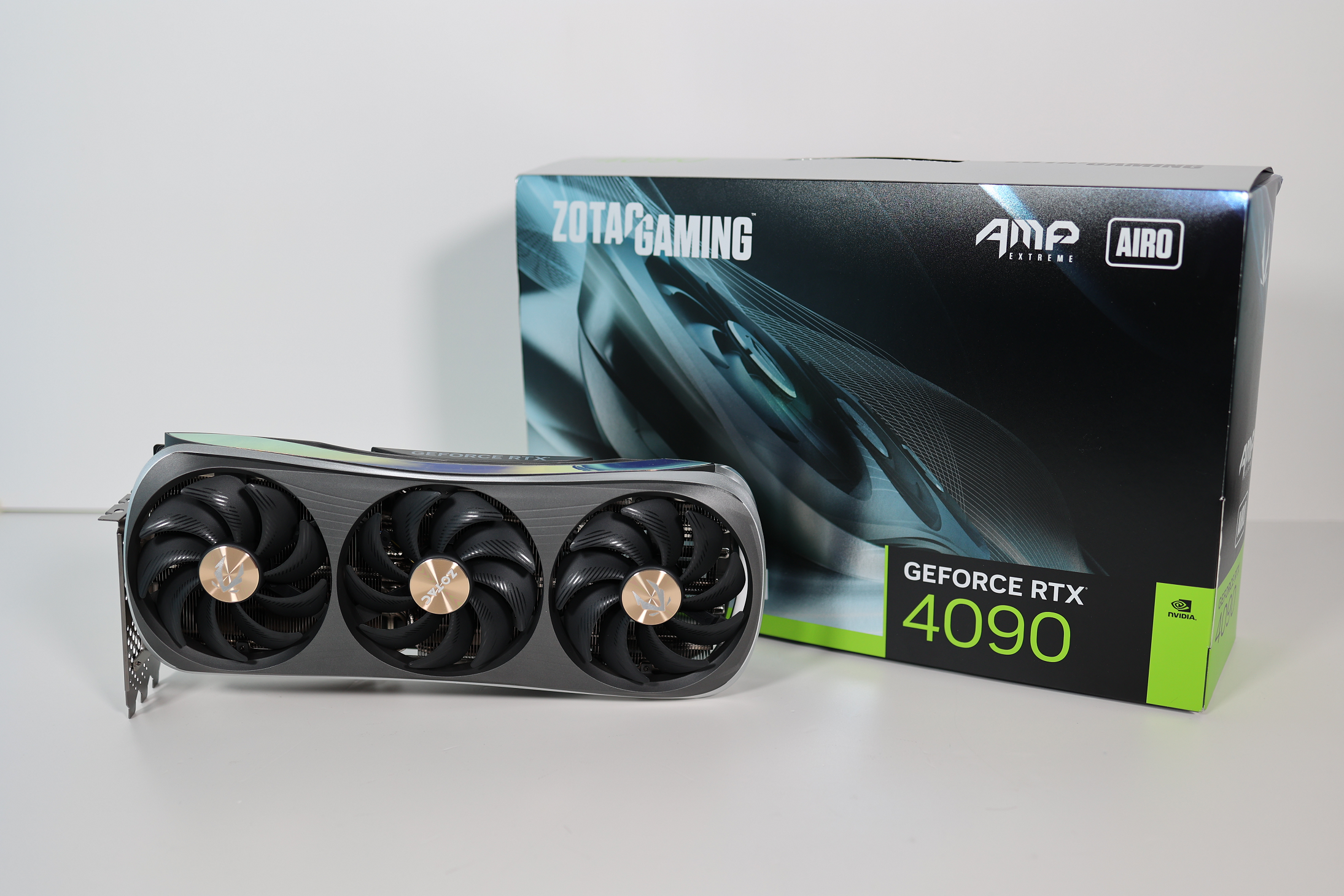 索泰RTX 4090 AMP评测：柔和的外观，不一样的体验