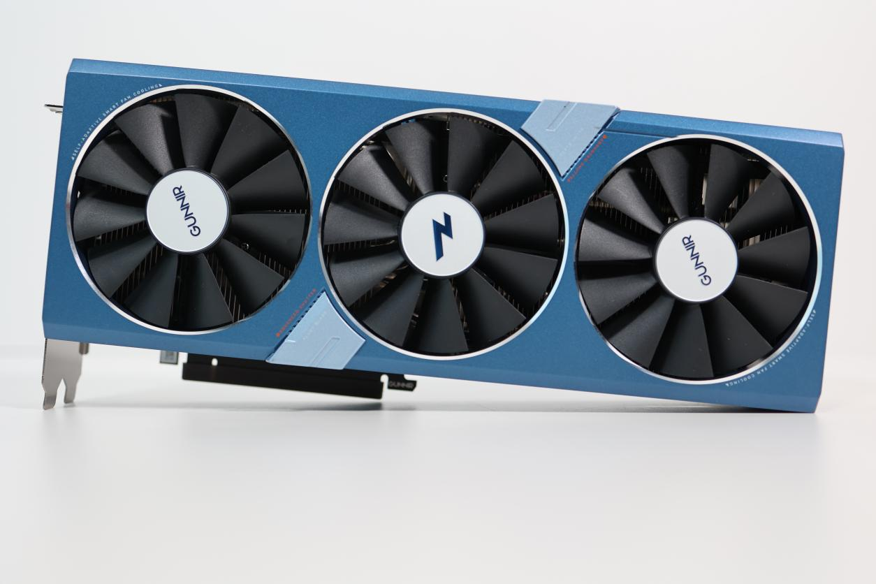 蓝戟 Arc A770 Flux 8G OC显卡测评：超高颜值 超高性价比