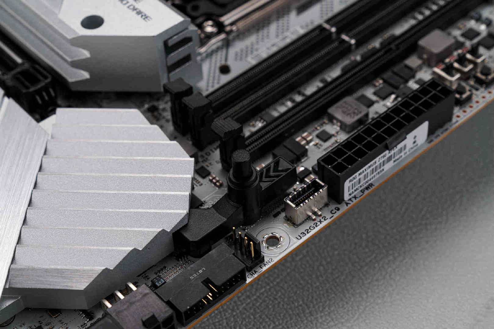 破9GHz！华硕ROG Z790 APEX主板再创超频新纪录